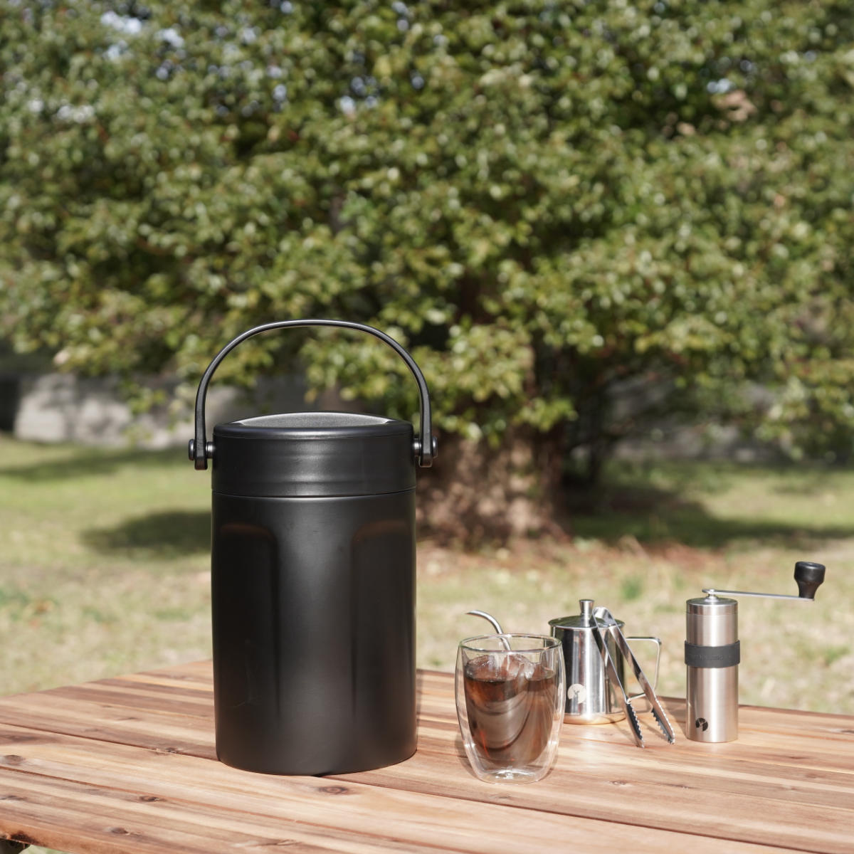 アイスコンテナ 4.5L 真空アイスマルチコンテナ4500 保冷 ( 氷入れ アイスペール アイスクーラー ジャグ アイスジャグ 氷入れ容器 氷 溶けない アイスバケット ボトル 冷蔵 真空断熱構造 タンク 持ち運び 取っ手付き 大容量 )