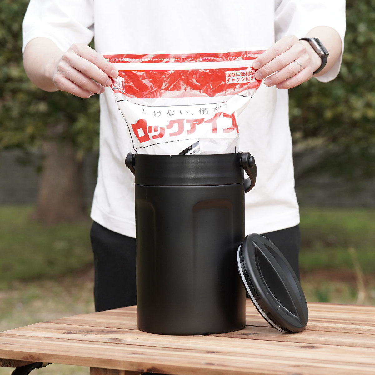 アイスコンテナ 4.5L 真空アイスマルチコンテナ4500 保冷 ( 氷入れ アイスペール アイスクーラー ジャグ アイスジャグ 氷入れ容器 氷 溶けない アイスバケット ボトル 冷蔵 真空断熱構造 タンク 持ち運び 取っ手付き 大容量 )