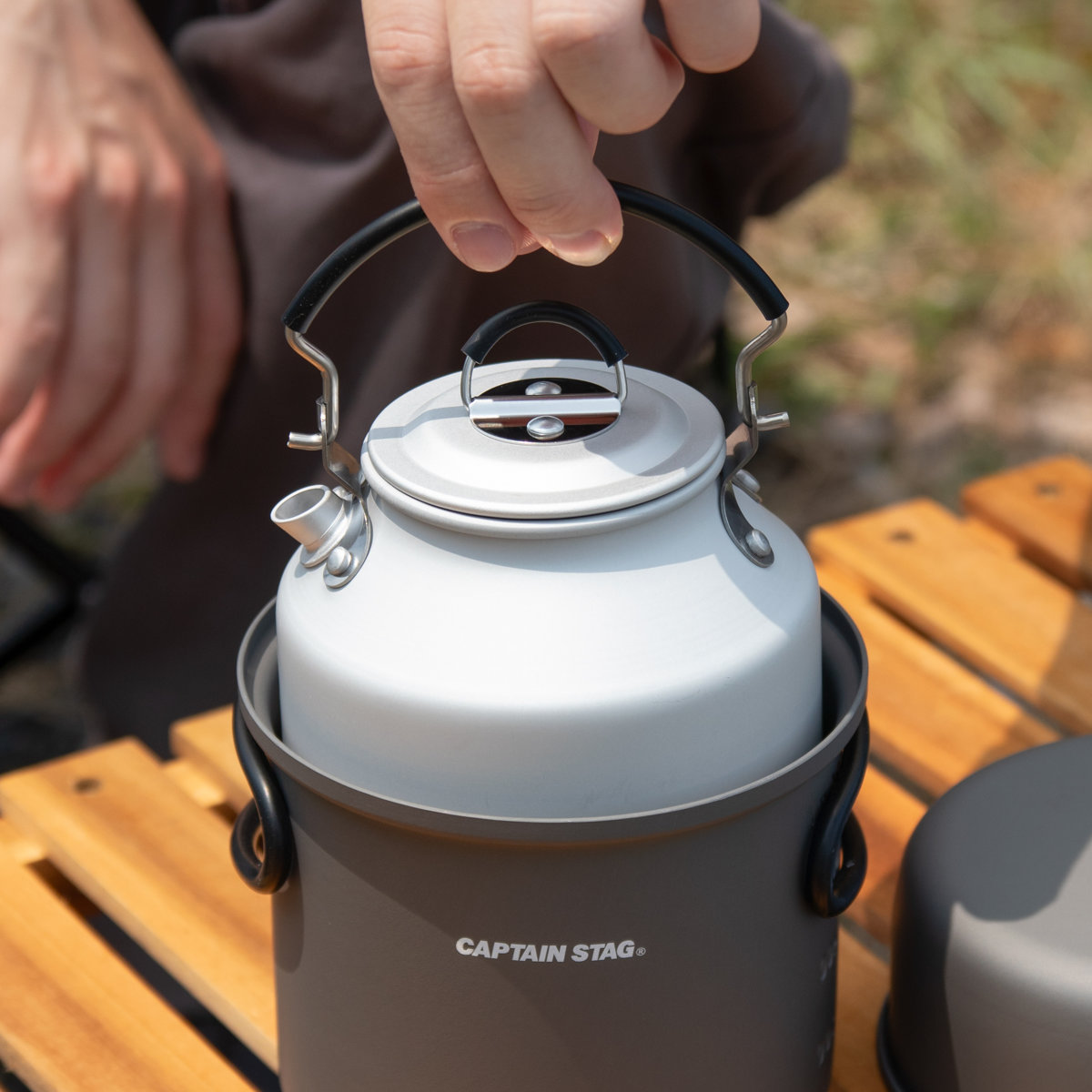 アルミケトル 丸型クッカーに入るアルミケトル625ml F.C.P キャプテンスタッグ ( CAPTAIN STAG ケトル 625リットル ヤカン やかん ケットル キャンプ用品 調理器具 アウトドア キッチンツール 丸型 クッカー収納 持ち運び )