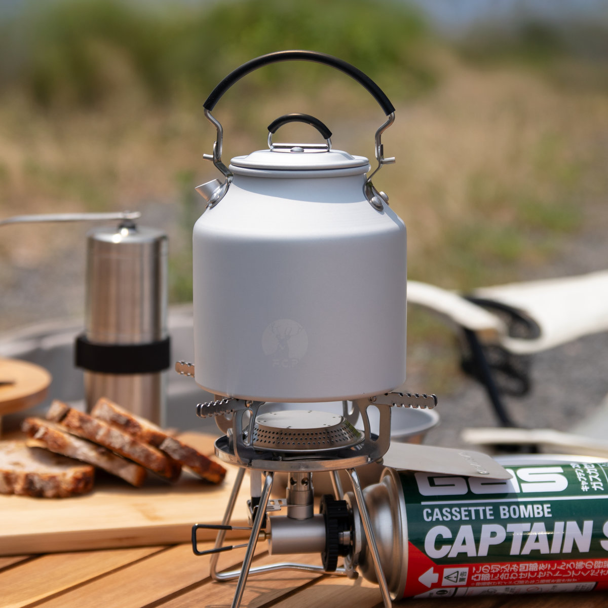 アルミケトル 丸型クッカーに入るアルミケトル625ml F.C.P キャプテンスタッグ ( CAPTAIN STAG ケトル 625リットル ヤカン やかん ケットル キャンプ用品 調理器具 アウトドア キッチンツール 丸型 クッカー収納 持ち運び )