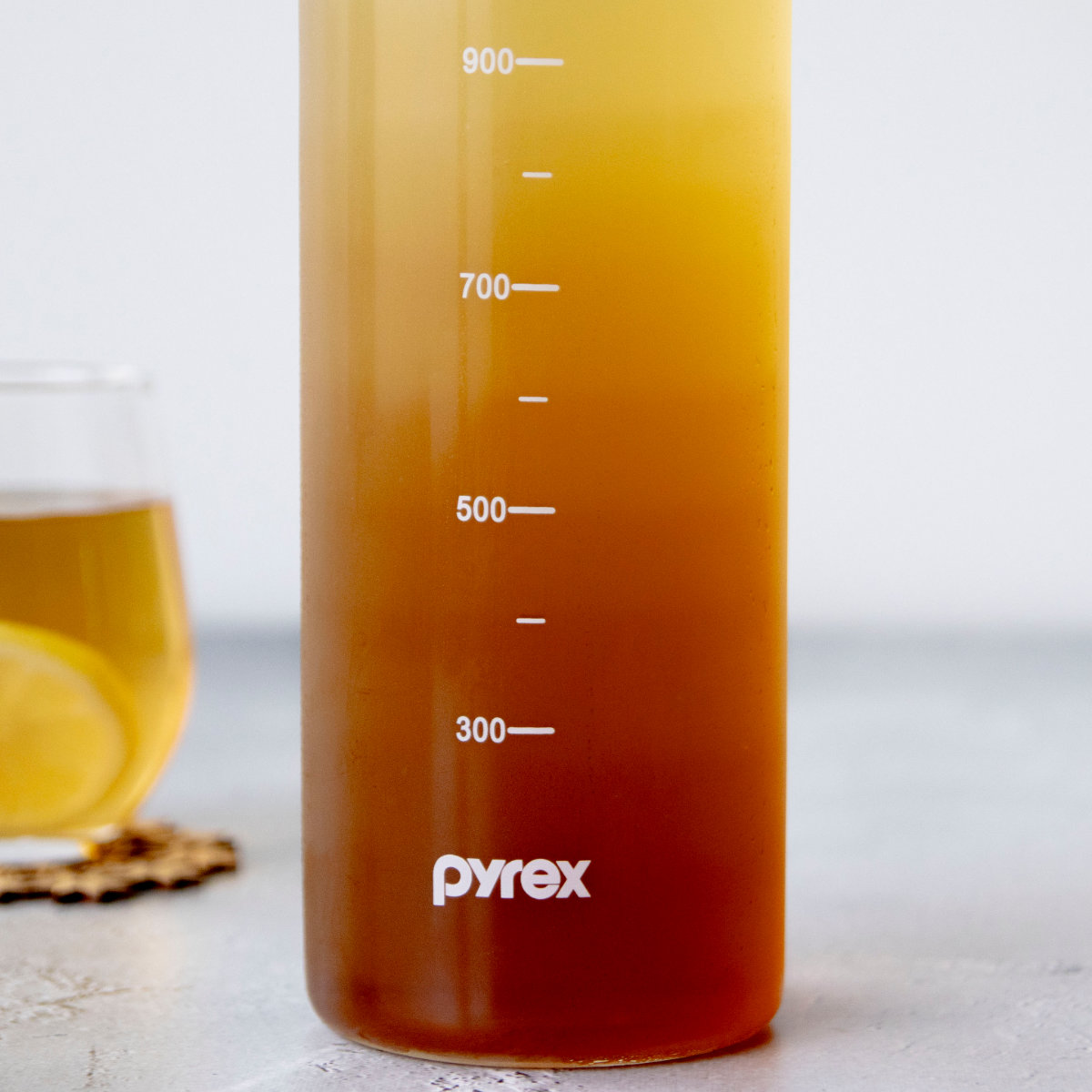 ポット ピッチャー 冷水筒 1.2L Pyrex パイレックス クールポット 耐熱ガラス ( 水差し ジャグ ドリンクピッチャー ガラス 耐熱 熱湯 目盛り付き ウォーターポット 麦茶ポット 目盛り 麦茶 冷茶 おしゃれ )