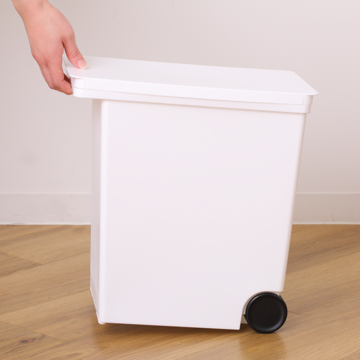 米びつ 10kg 袋のまま 保存 10kg用 ( 保存容器 米櫃 ライスストッカー 日本製 計量カップ付き キャスター付き プラスチック 密閉 10キロ シンク下 袋ごと 米 お米 お米収納 お米保存 ペットフード 保管 収納 ケース 白 スリム )
