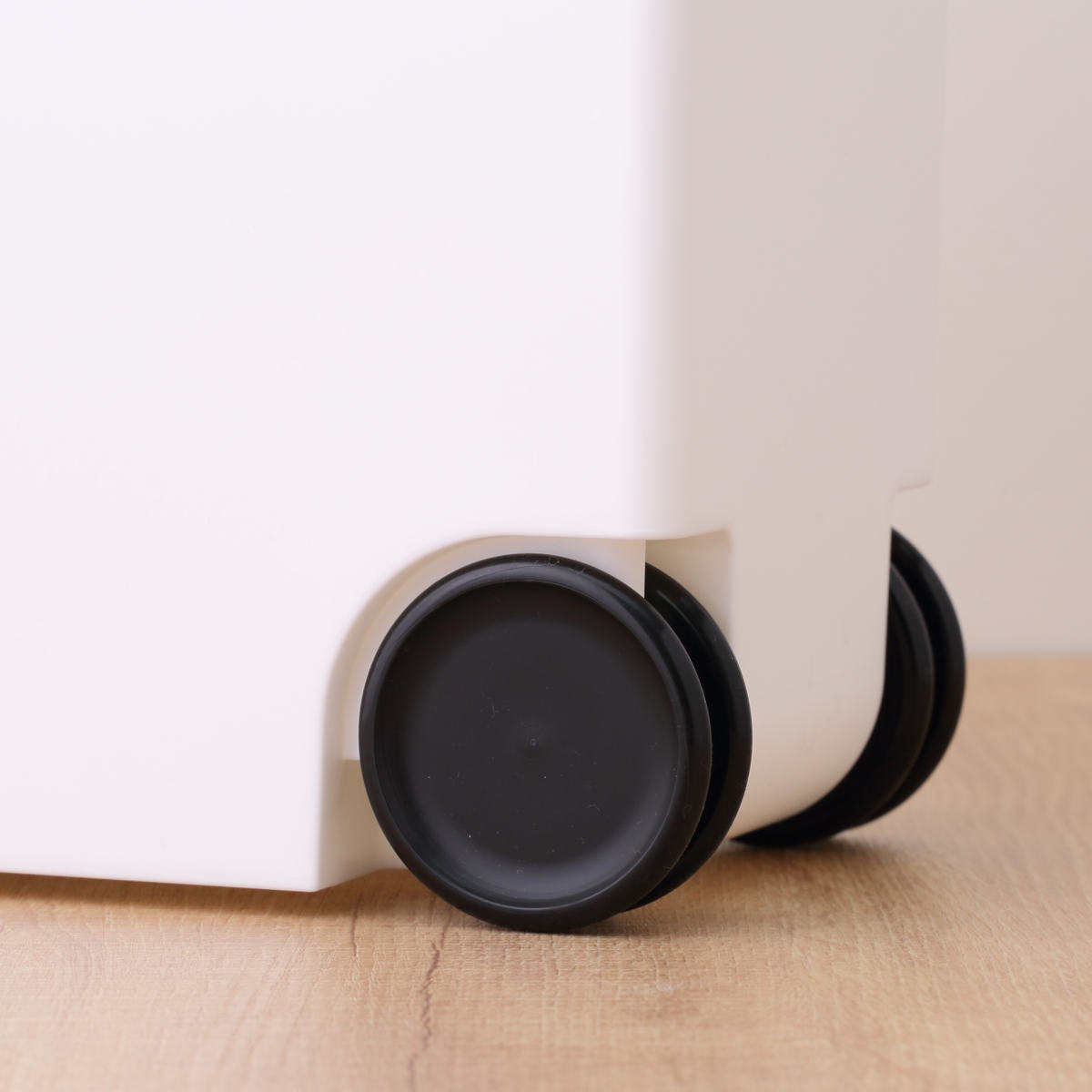 米びつ 10kg 袋のまま 保存 10kg用 ( 保存容器 米櫃 ライスストッカー 日本製 計量カップ付き キャスター付き プラスチック 密閉 10キロ シンク下 袋ごと 米 お米 お米収納 お米保存 ペットフード 保管 収納 ケース 白 スリム )