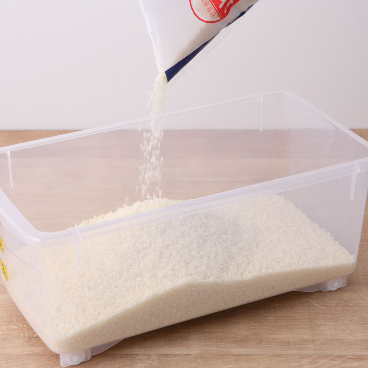 米びつ 10kg ストックス ストッカー 計量カップ付き ( キャスター付き 計量カップ 日本製 シンク下 プラスチック 米櫃 こめびつ 保管 保存 お米収納 お米保管 ライスストッカー 米 お米 保存容器 コメビツ 10キロ )