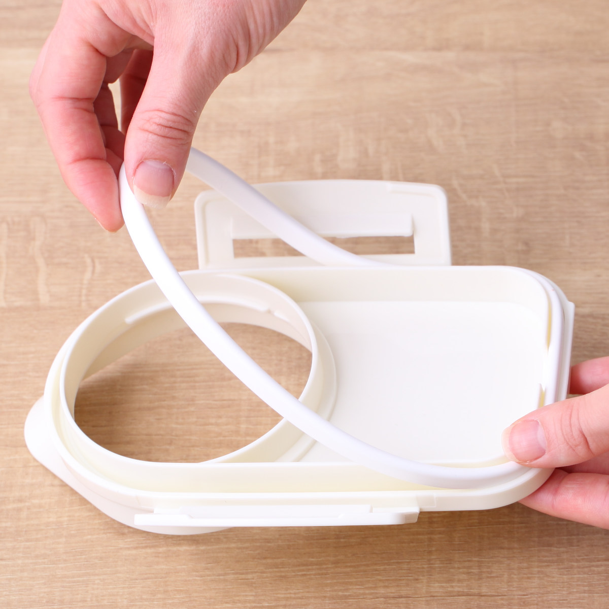 米びつ 2.4kg 密閉 ハンディライスストッカー 冷蔵庫 ( 冷蔵庫 計量カップ 日本製 プラスチック 米櫃 こめびつ 保存容器 スリム ドアポケット お米収納 お米保管 ライスストッカー 米 お米 コメビツ 2.4キロ )