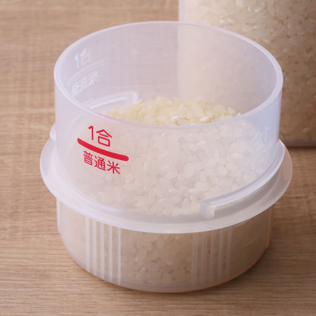 米びつ 2.4kg 密閉 ハンディライスストッカー 冷蔵庫 ( 冷蔵庫 計量カップ 日本製 プラスチック 米櫃 こめびつ 保存容器 スリム ドアポケット お米収納 お米保管 ライスストッカー 米 お米 コメビツ 2.4キロ )