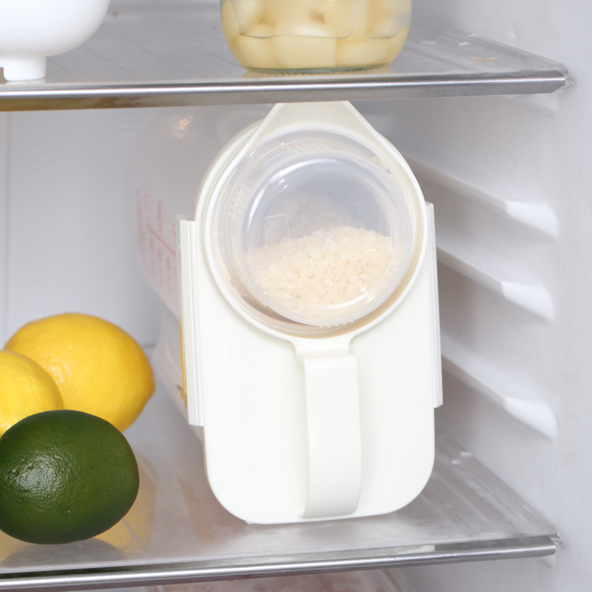 米びつ 2.4kg 密閉 ハンディライスストッカー 冷蔵庫 ( 冷蔵庫 計量カップ 日本製 プラスチック 米櫃 こめびつ 保存容器 スリム ドアポケット お米収納 お米保管 ライスストッカー 米 お米 コメビツ 2.4キロ )