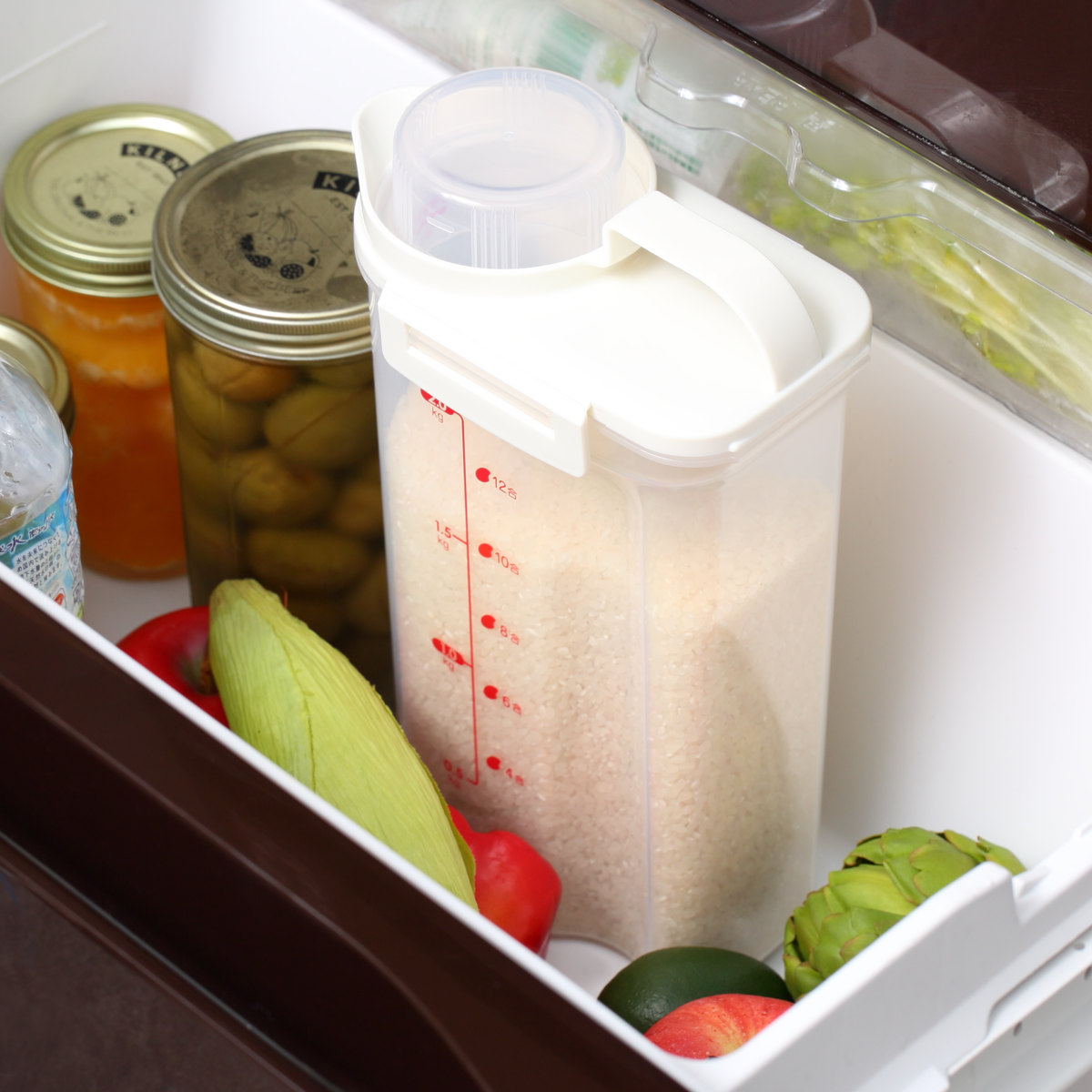 米びつ 2.4kg 密閉 ハンディライスストッカー 冷蔵庫 ( 冷蔵庫 計量カップ 日本製 プラスチック 米櫃 こめびつ 保存容器 スリム ドアポケット お米収納 お米保管 ライスストッカー 米 お米 コメビツ 2.4キロ )