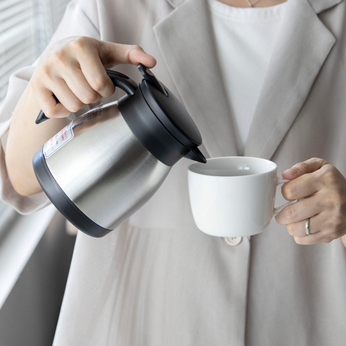 ポット 500ml アコット ステンレス テーブルポット ( 卓上ポット 保温 保冷 ステンレスポット 保温ポット 保冷ポット おしゃれ 卓上 持ち運び 真空二重構造 コーヒー お茶 ワンプッシュ 広口 )
