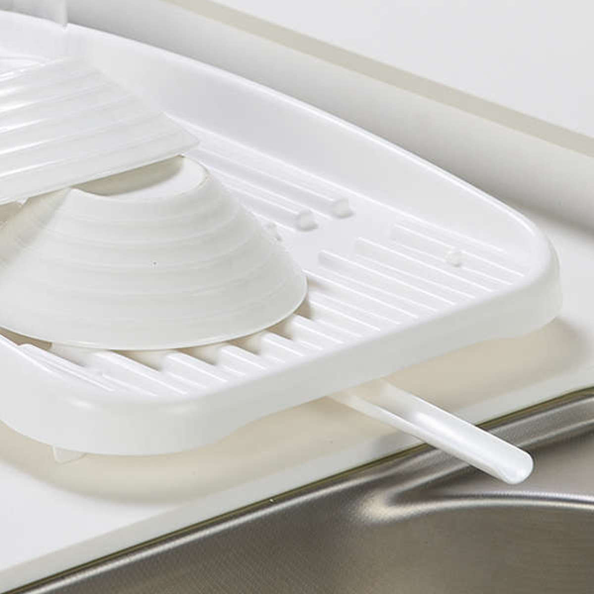水切りトレー スキットアルファ トレーのみ ( 受け皿 コンパクト 日本製 一人暮らし 小さめ ディッシュラック シンク横 皿洗い 乾燥 プラスチック 省スペース 白 縦置き 横置き ノズル )