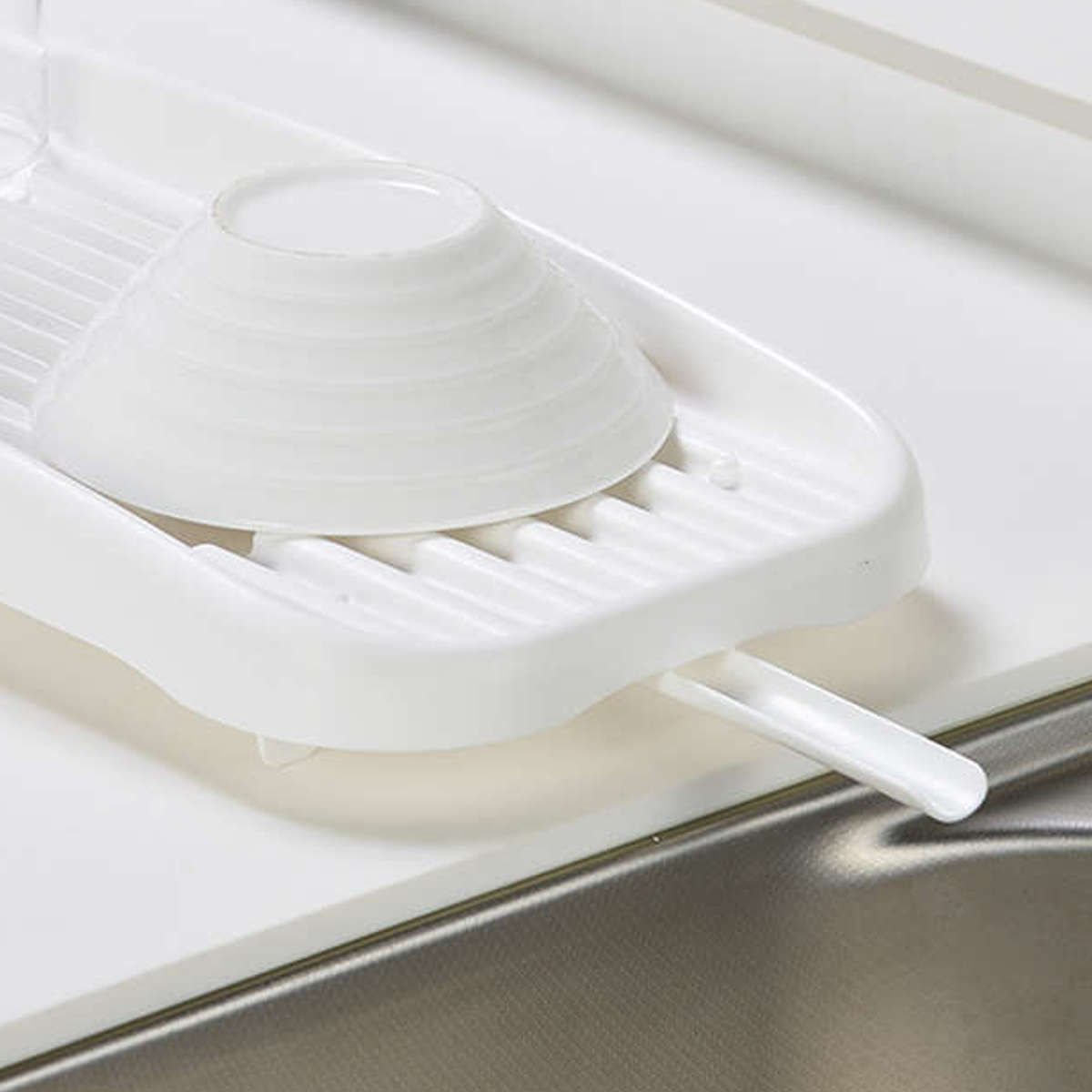 水切りトレー スキットアルファ スリム トレーのみ ( 受け皿 コンパクト 日本製 一人暮らし 小さめ ディッシュラック シンク横 皿洗い 乾燥 プラスチック 省スペース 白 縦置き 横置き ノズル )
