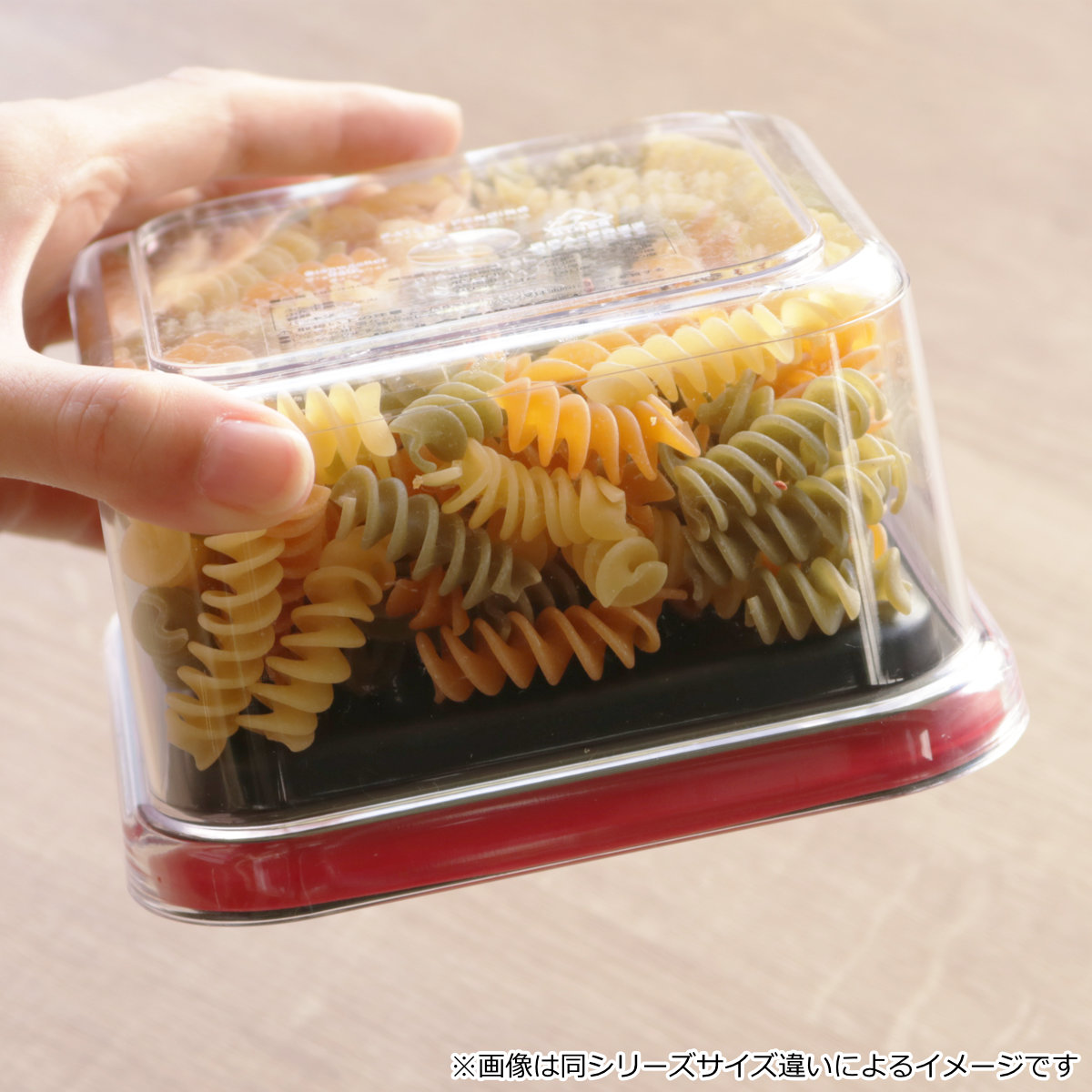 保存容器 1.6L スマートシール コンテナ 丸型 ( フードコンテナ 食品ストッカー 容器 プラスチック 密閉 ラウンド ロック付き 1600ml フードケース スタッキング 調味料 乾物 ペットフード おしゃれ クリア 中が見える 深め )