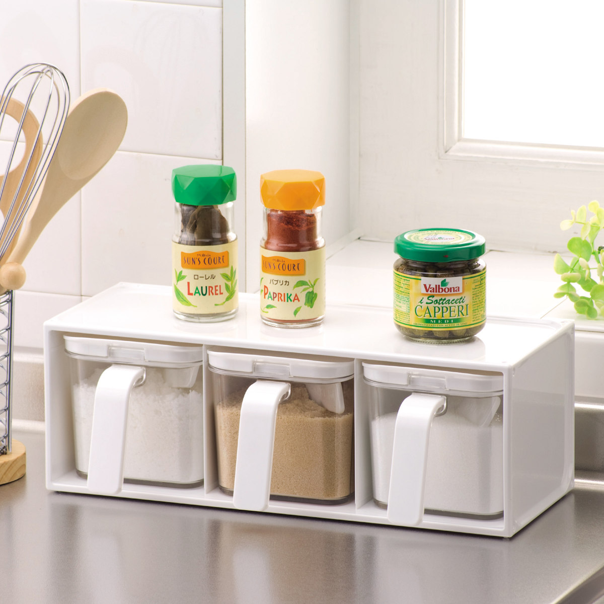 調味料ラック 保存容器 クローブ 調味料ストッカー 3個組 （ スパイスラック キッチンラック 調味料収納 調味料スタンド スパイス置き 日本製 縦置き 横置き 調味料ポット セット 調味料入れ 収納ラック 収納 棚 ストッカー 3段 ）