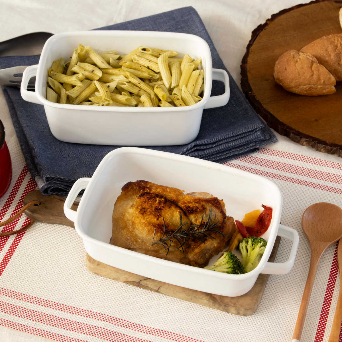 グラタン皿 18cm 浅型 ホーロー ブランキッチン ( オーブン対応 オーブンウェア 耐熱皿 保存容器 バット ふた付き ホーロー製 琺瑯 作り置き 漬物容器 角型 アウトドア キャンプ 保温性 耐久性 お手入れ 簡単 持ち手付き )