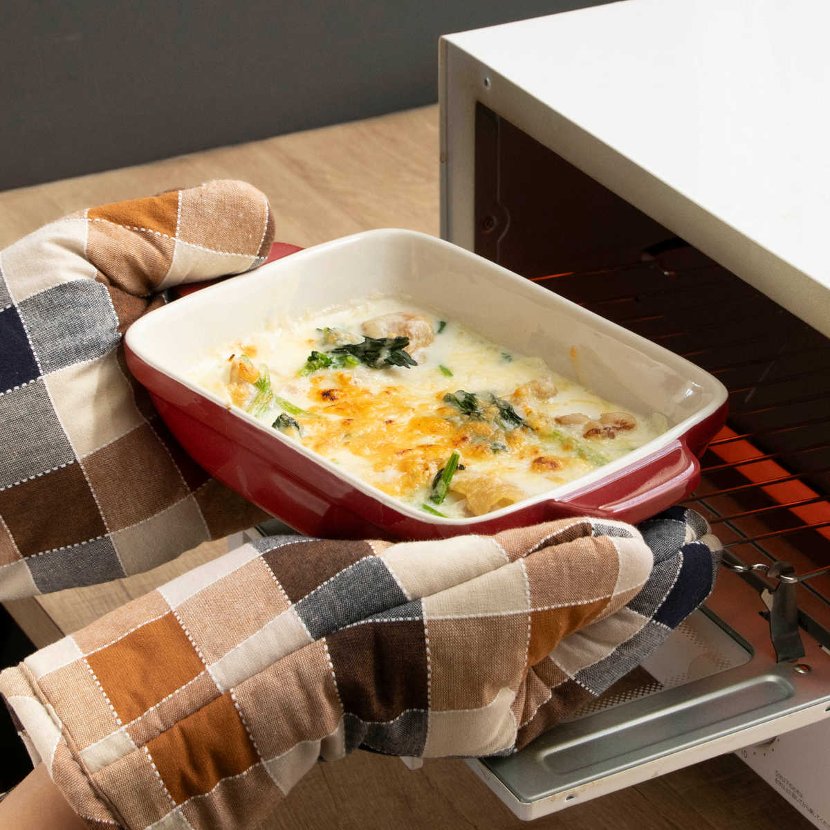 グラタン皿 18cm 長方形 深型 陶磁器 ( 電子レンジ対応 オーブン対応 トースター対応 耐熱皿 食器 耐熱容器 四角 スクエア 角 耳付き 一人用 グラタン ラザニア おしゃれ かわいい )