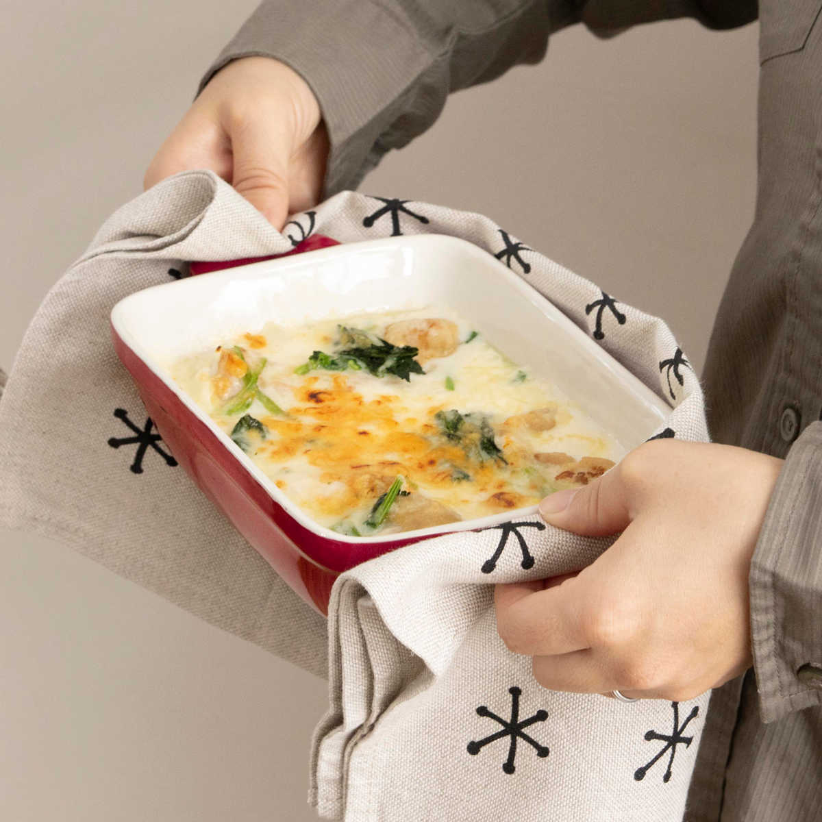 グラタン皿 18cm 長方形 深型 陶磁器 ( 電子レンジ対応 オーブン対応 トースター対応 耐熱皿 食器 耐熱容器 四角 スクエア 角 耳付き 一人用 グラタン ラザニア おしゃれ かわいい )