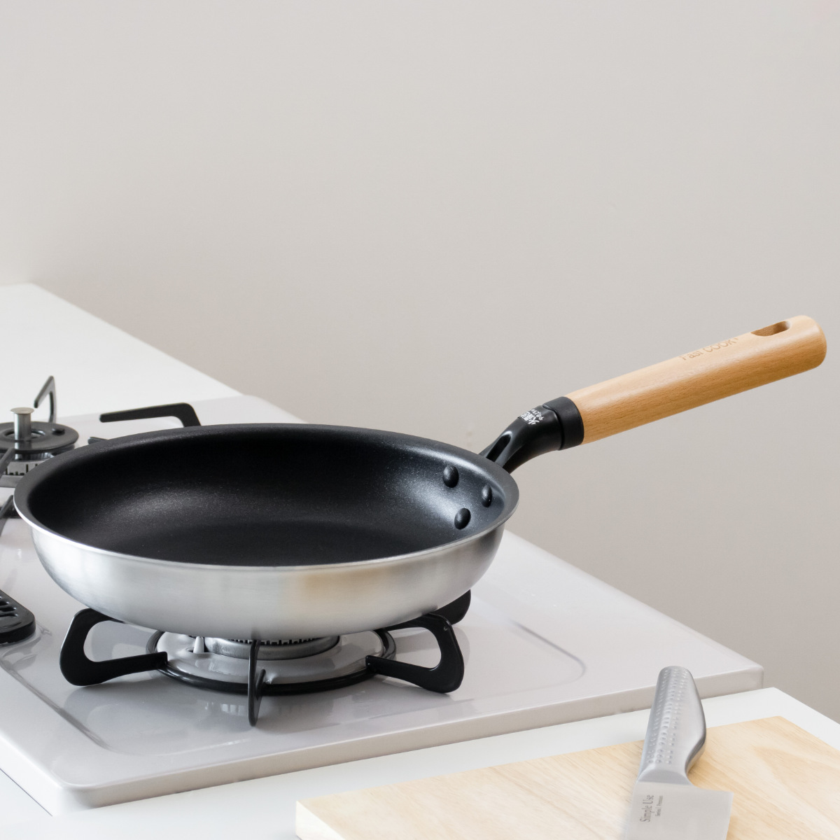 フライパン 24cm IH対応 ファストクック+ 2層鋼ダイヤモンドコート 木柄 ( ガス火対応 オール熱源対応 ふっ素加工 軽い 24センチ 浅型 フッ素加工 ステンレス アルミ 2層構造 軽量 )