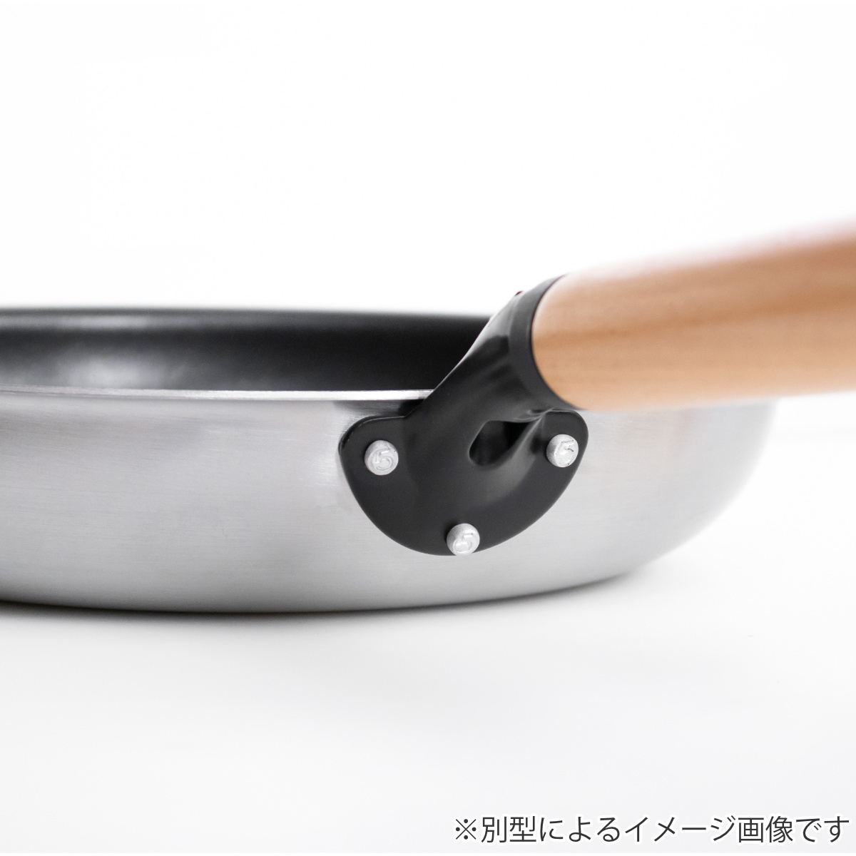 フライパン 24cm IH対応 ファストクック+ 2層鋼ダイヤモンドコート 木柄 ( ガス火対応 オール熱源対応 ふっ素加工 軽い 24センチ 浅型 フッ素加工 ステンレス アルミ 2層構造 軽量 )