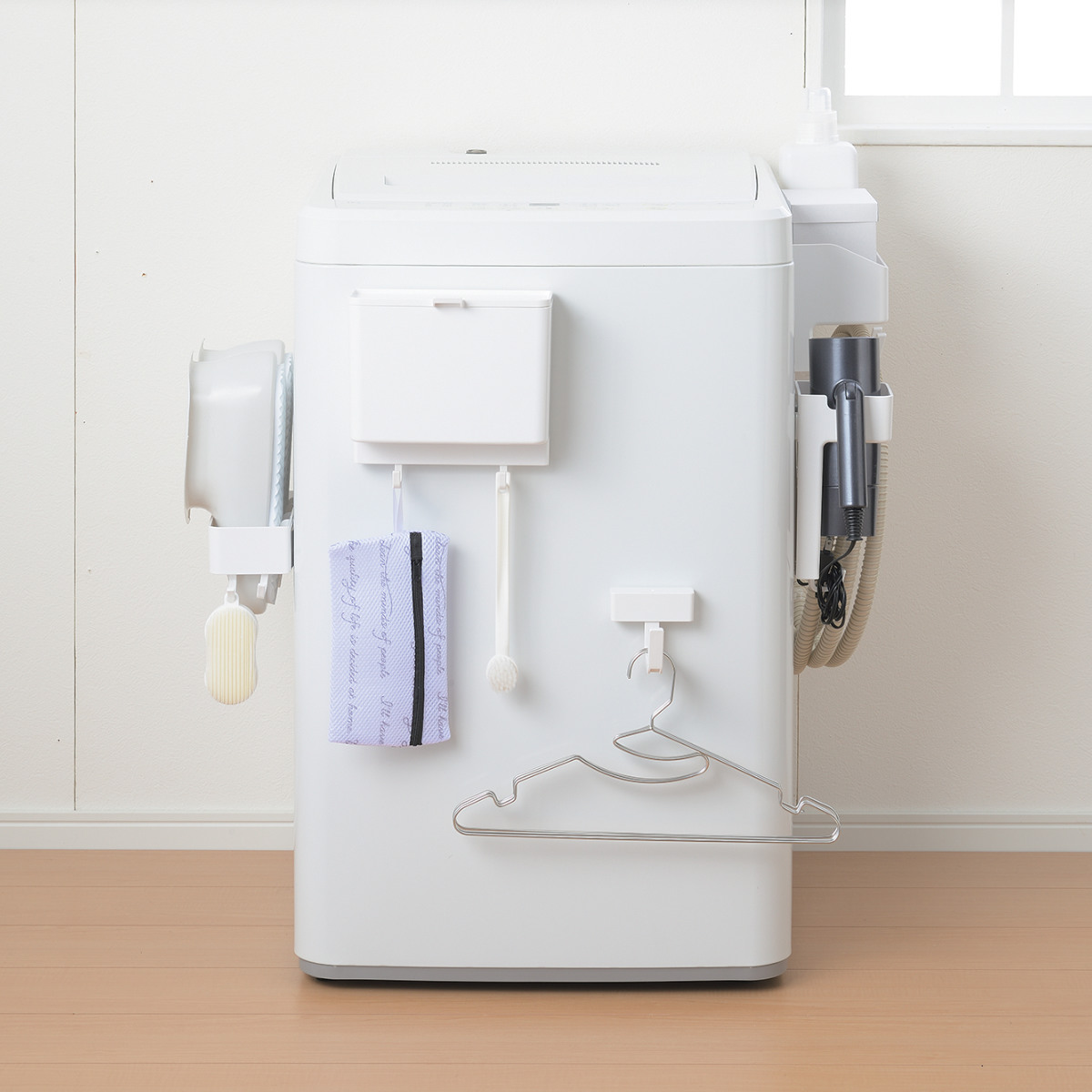 ランドリー収納 マグネットタイプ マルチラック ホースホルダー付ラック マグ・ピット ( マグネットラック ラック 収納 マグネット 洗濯機横 洗濯機 隙間 ランドリーラック 磁石 小物 小物収納 フック 洗剤 省スペース )