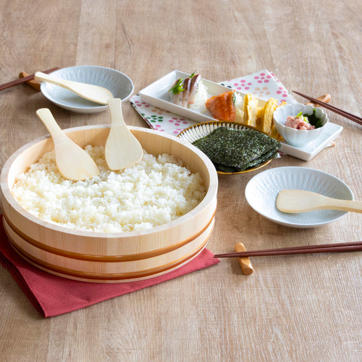 寿司桶 30cm おウチで楽しい 手巻き寿司桶 5点セット ( しゃもじ付き すし桶 天然木 木製 飯台 すし飯台 飯切 手巻き寿司 ちらし寿司 4合用 桶 木桶 お祝い事 イベント ホームパーティー ひな祭り )