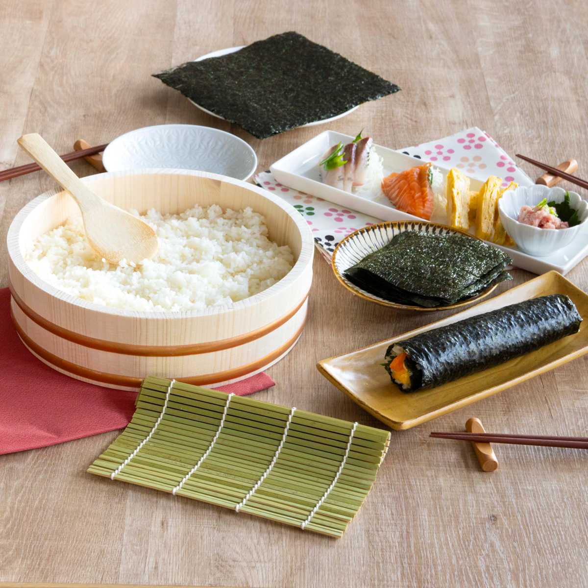 寿司桶 27cm おウチで楽しい 太巻き・ちらし寿司桶 3点セット ( しゃもじ付き すし桶 天然木 木製 飯台 すし飯台 飯切 巻きす付き 巻き簾 太巻き 手巻き寿司 ちらし寿司 3合用 桶 木桶 お祝い事 イベント ひな祭り 節分 )