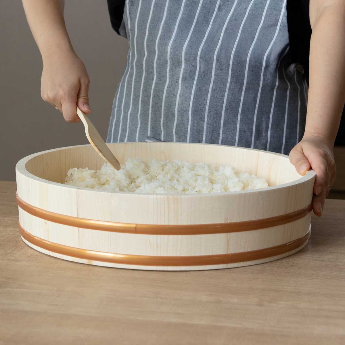 寿司桶 39cm 和の里 木製飯台 約一升用 ( すし桶 天然木 木製 飯台 すし飯台 飯切 手巻き寿司 ちらし寿司 1升用 桶 木桶 お祝い事 イベント ホームパーティー ひな祭り )