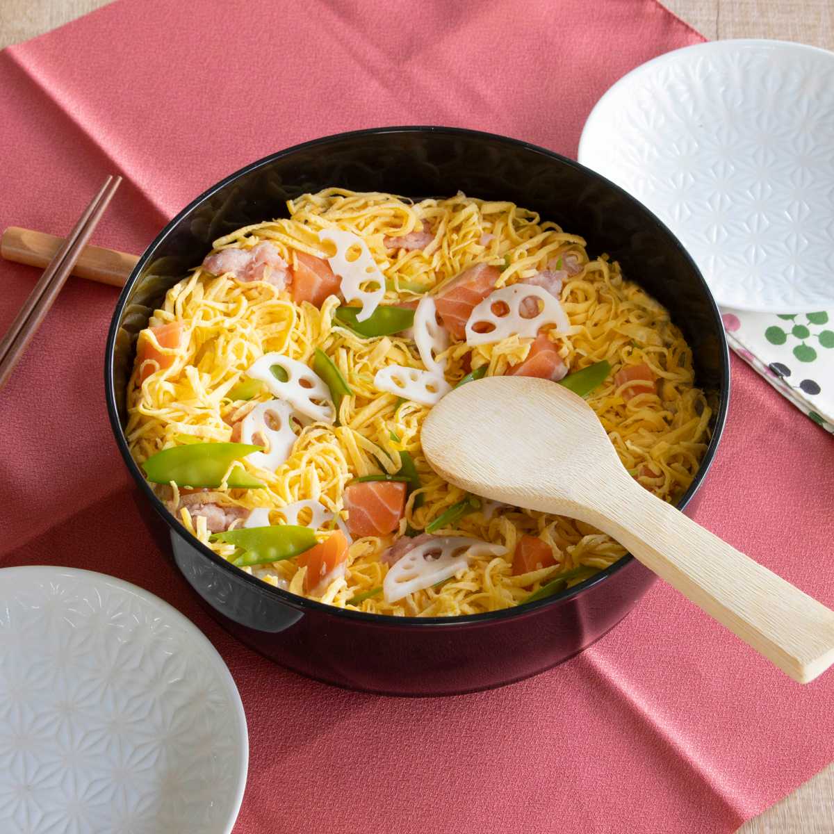 寿司桶 すしパーティー プラスチック 手巻き寿司 5点セット ( 3合 すし 桶 おけ 飯台 すし桶 しゃもじ 日本製 手巻き寿司セット 食器 お皿 オードブル皿 パーティー 大皿 しゃもじ付き )