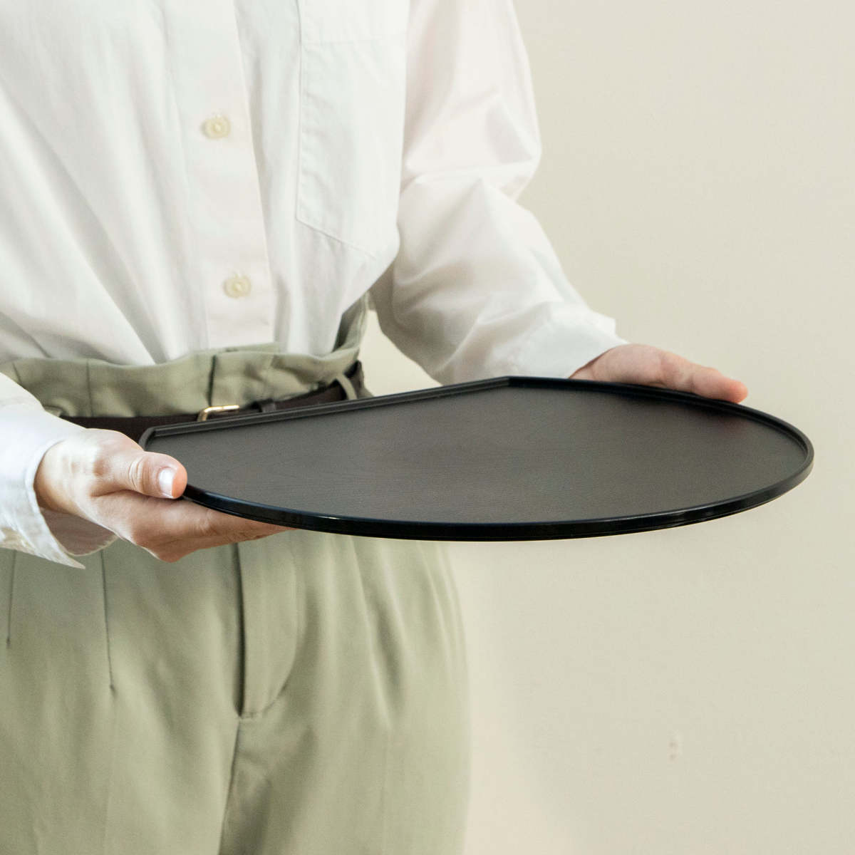 お盆 ノンスリップ 抗菌 半月盆 ( 半月膳 日本製 おしゃれ かわいい 木目調 木目調トレー 盆 抗菌加工 ランチョンマット トレイ キッチントレー ノンスリップ加工 )