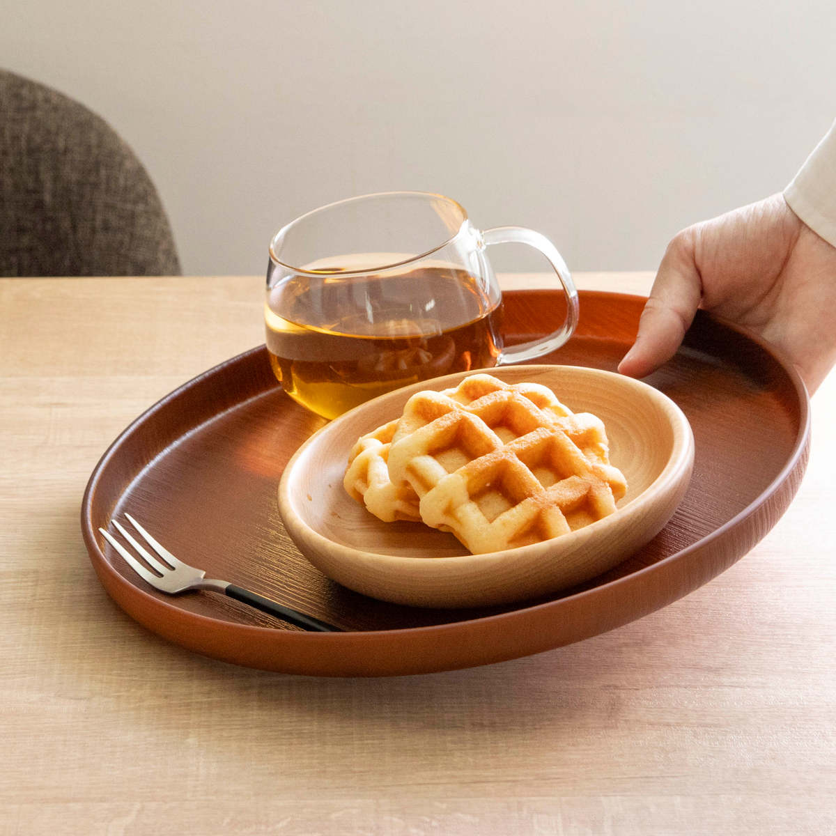 トレー 27cm ノンスリップ 抗菌 木目調 ( 角 丸 日本製 おしゃれ かわいい 木目調トレー お盆 盆 トレイ キッチントレー ランチョンマット カフェトレー おやつ ティータイム 縁 抗菌加工 すべり止め加工 ) 【角】 角