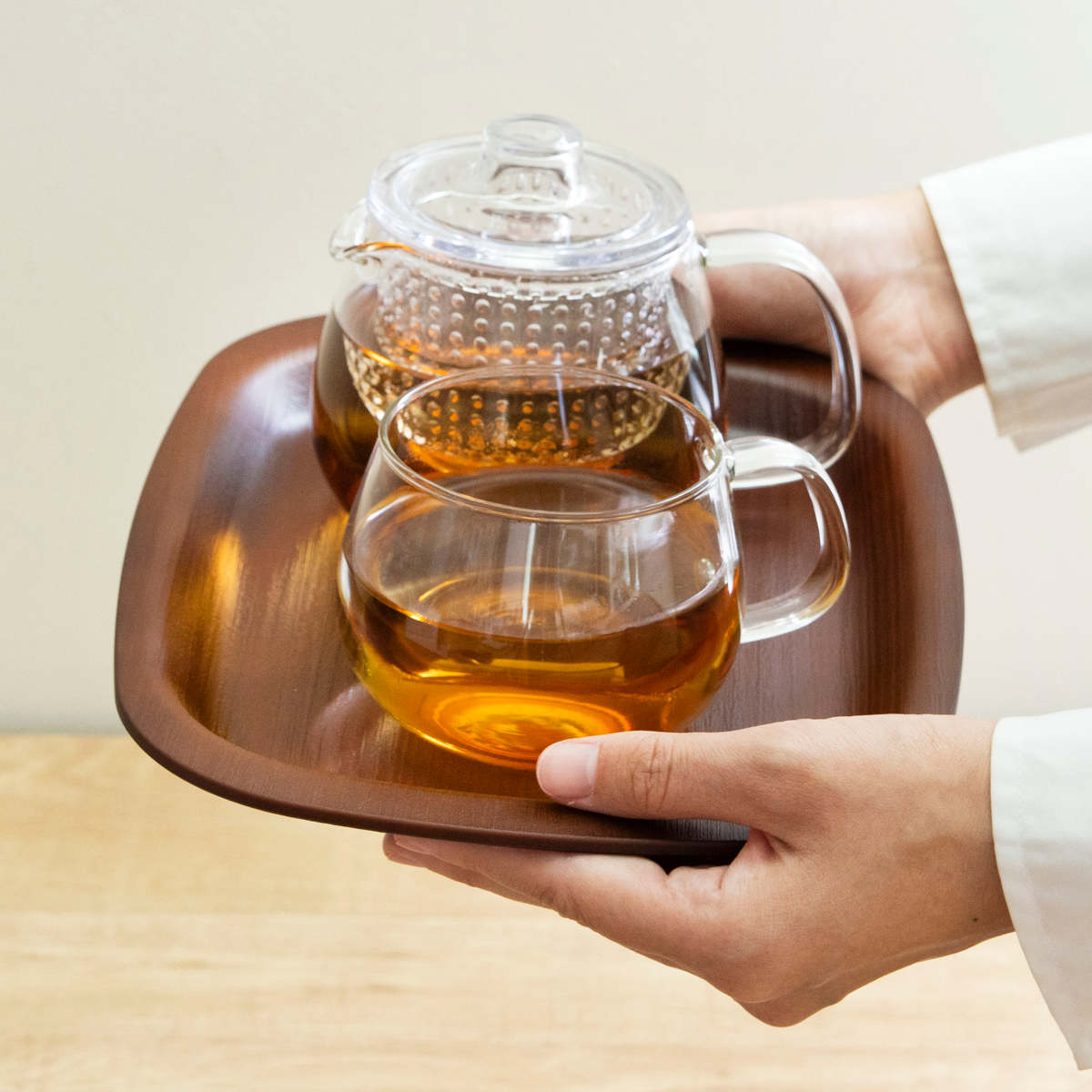 トレー 27cm ノンスリップ 抗菌 木目調 ( 角 丸 日本製 おしゃれ かわいい 木目調トレー お盆 盆 トレイ キッチントレー ランチョンマット カフェトレー おやつ ティータイム 縁 抗菌加工 すべり止め加工 ) 【角】 角