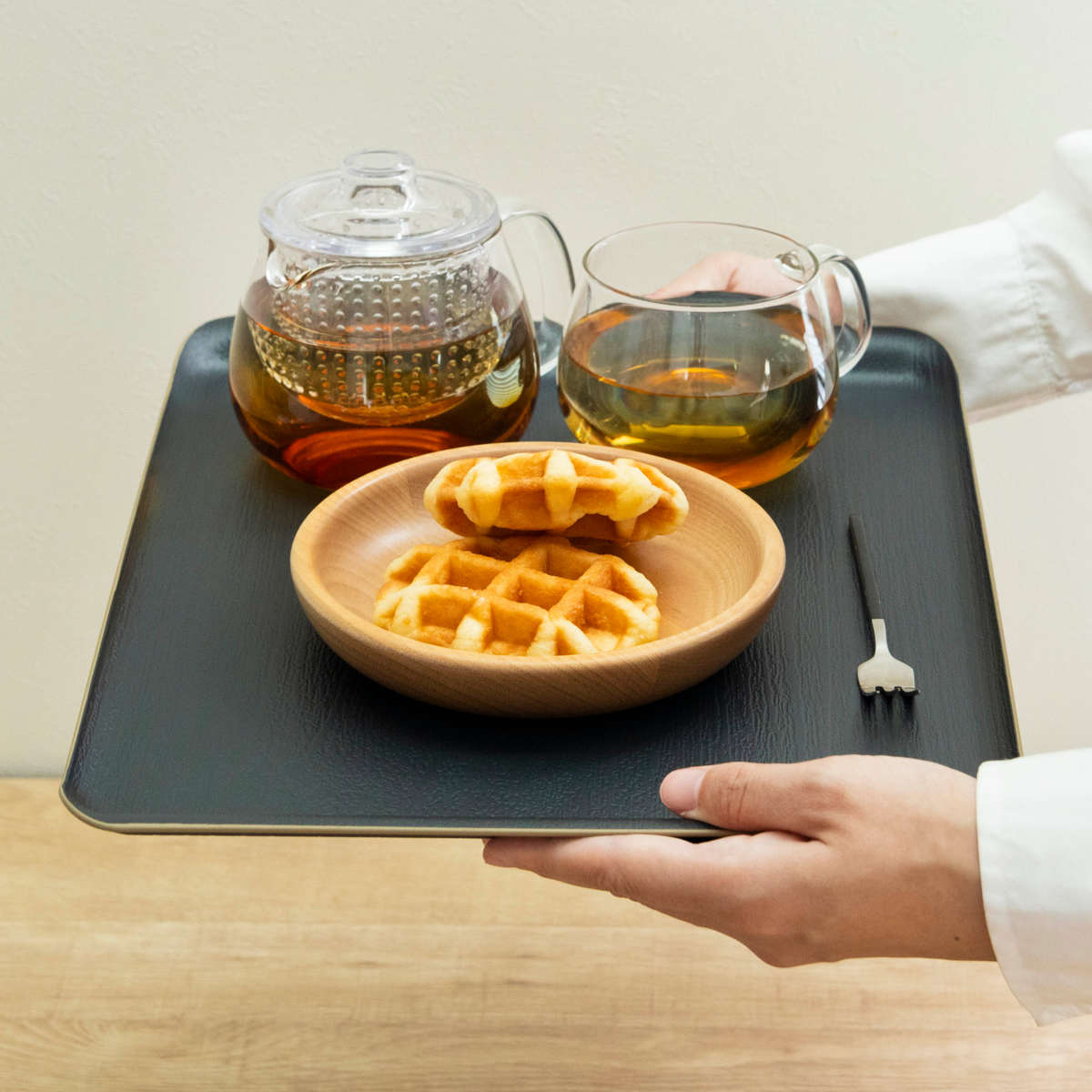 トレー ノンスリップ 抗菌 ランチョントレー 36cm ( キッチントレー トレイ キッチントレイ キッチン 日本製 ランチョンマット おしゃれ シンプル 無地 お盆 盆 配膳 抗菌加工 すべり止め加工 ) 【ネイビー】 ネイビー