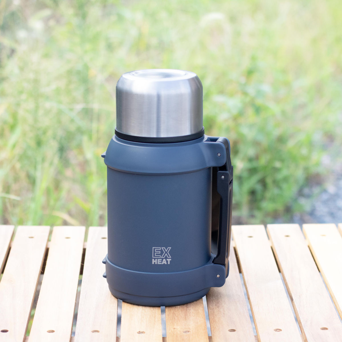 水筒 1.5L エクスヒート ステンレスボトル1500 保温保冷 ( 保温 保冷 コップ飲み ステンレスボトル コップ メガボトル 大容量 ワンタッチ マグ ボトル 真空二重構造 おしゃれ アウトドア ハンドル ベルト付き )