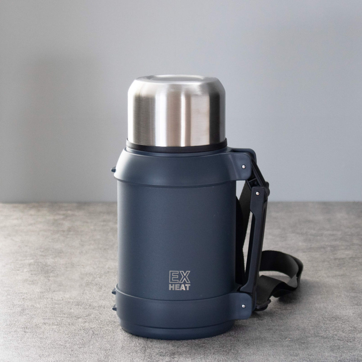 水筒 1.5L エクスヒート ステンレスボトル1500 保温保冷 ( 保温 保冷 コップ飲み ステンレスボトル コップ メガボトル 大容量 ワンタッチ マグ ボトル 真空二重構造 おしゃれ アウトドア ハンドル ベルト付き )