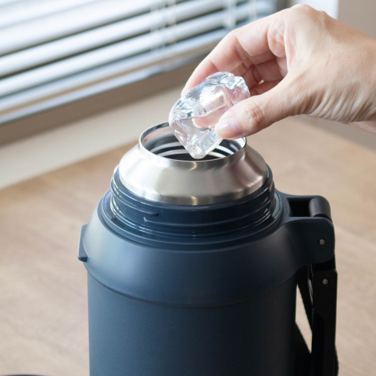 水筒 1.5L エクスヒート ステンレスボトル1500 保温保冷 ( 保温 保冷 コップ飲み ステンレスボトル コップ メガボトル 大容量 ワンタッチ マグ ボトル 真空二重構造 おしゃれ アウトドア ハンドル ベルト付き )