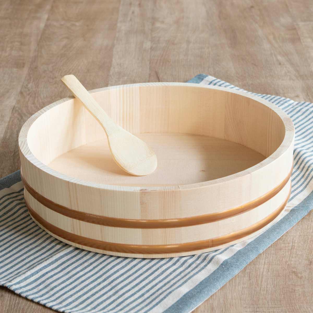 すし桶 寿司桶 飯台 木製 36cm 約7合用 ( 木製飯台 おひつ 飯切 すしおけ 酢飯 寿司 7合 半切 スシ桶 すし おけ 天然木 器 桶 36 センチ )