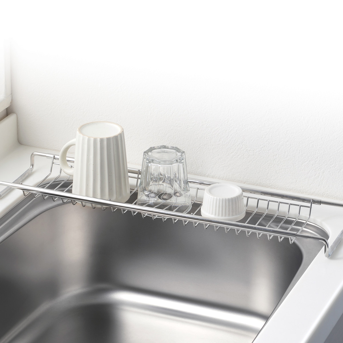 水切りラック シンク渡し アットアクア ステンレス製 スライド水切りラック スリム ( 水切りトレー ステンレス シンクラック シンク上 伸縮 スライドラック スライド 洗い物 食器 乾燥 野菜 洗う 作業台 省スペース グラス 小皿 )