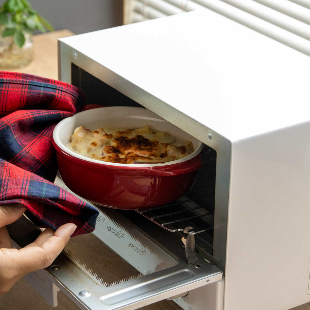 グラタン皿 15cm 丸型 深型 陶磁器 ( 電子レンジ対応 オーブン対応 トースター対応 耐熱皿 食器 耐熱容器 丸 ラウンド 円形 耳付き 一人用 グラタン ラザニア おしゃれ かわいい )