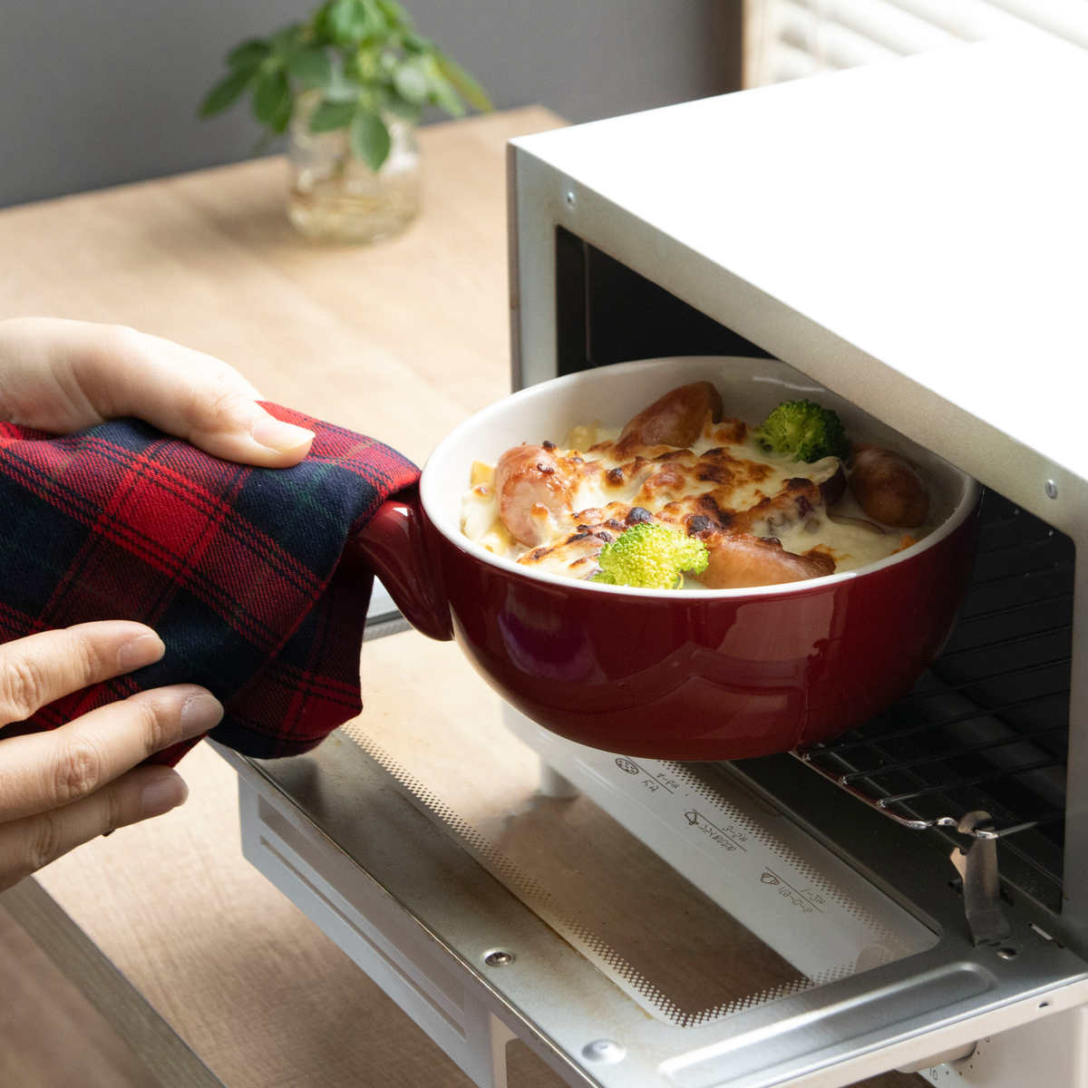 グラタン皿 15cm 丸型 持ち手付き 深型 陶磁器 ( 電子レンジ対応 オーブン対応 トースター対応 耐熱皿 食器 耐熱容器 丸 ラウンド 円形 取っ手付き 一人用 グラタン ラザニア おしゃれ かわいい )