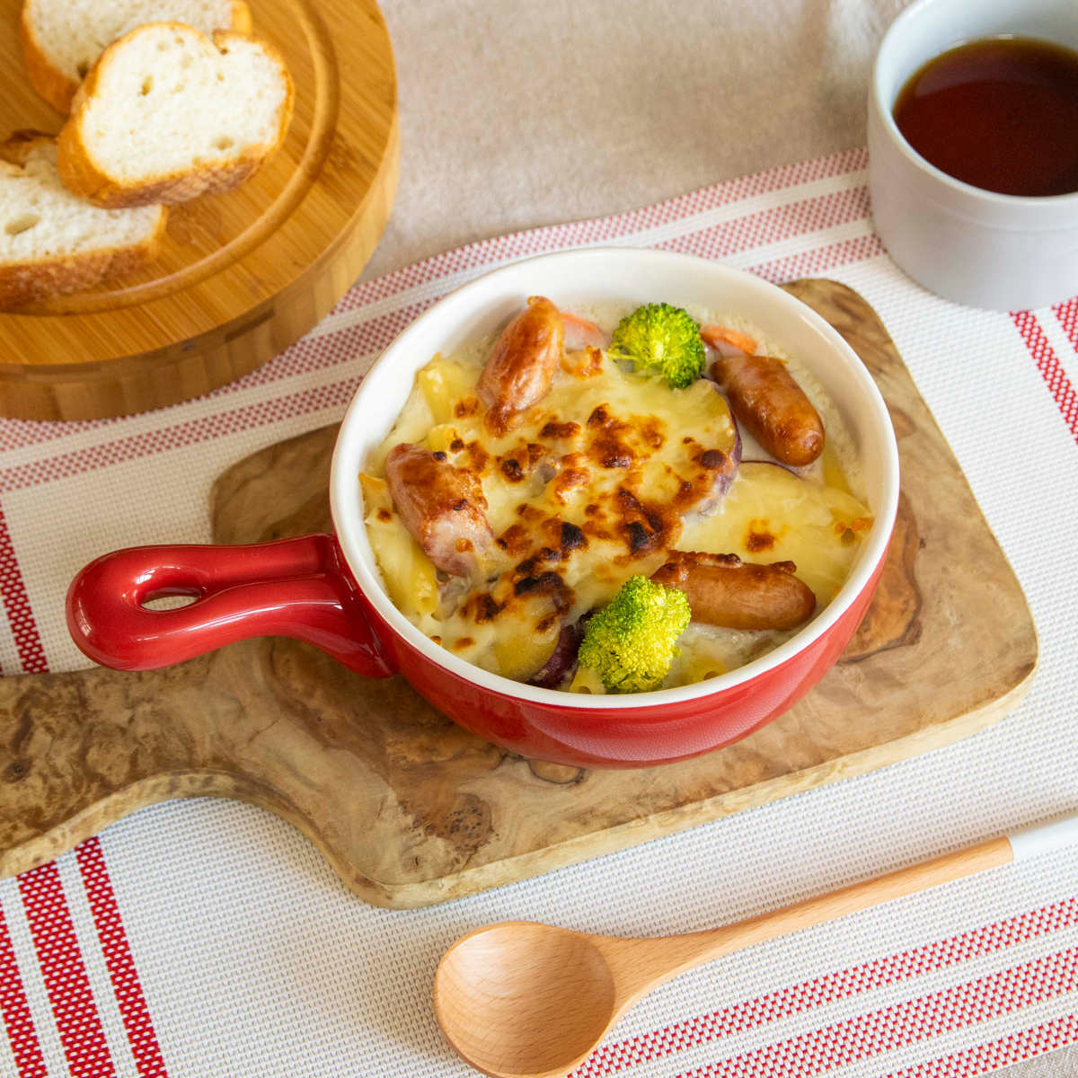 グラタン皿 15cm 丸型 持ち手付き 深型 陶磁器 ( 電子レンジ対応 オーブン対応 トースター対応 耐熱皿 食器 耐熱容器 丸 ラウンド 円形 取っ手付き 一人用 グラタン ラザニア おしゃれ かわいい )