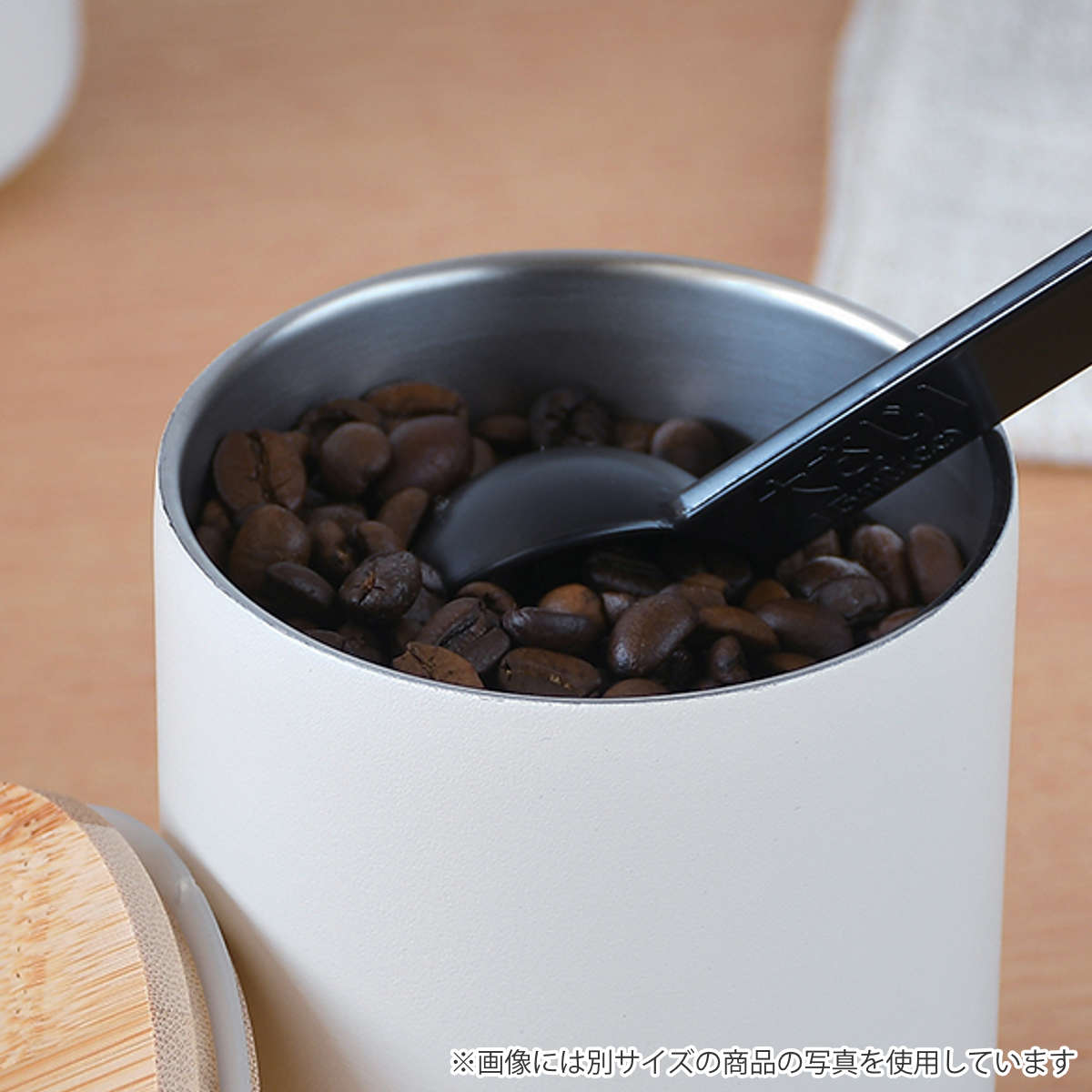 キャニスター 330ml バリスタリッチ 真空二重構造 保存容器 ステンレス ( コーヒーキャニスター 密閉 調味料容器 蓋 竹 パッキン付き 丸型 鮮度保持 コーヒー豆 粉 珈琲豆 紅茶 茶葉 茶筒 砂糖 塩 調味料ポット ) 【オフホワイト】 オフホワイト