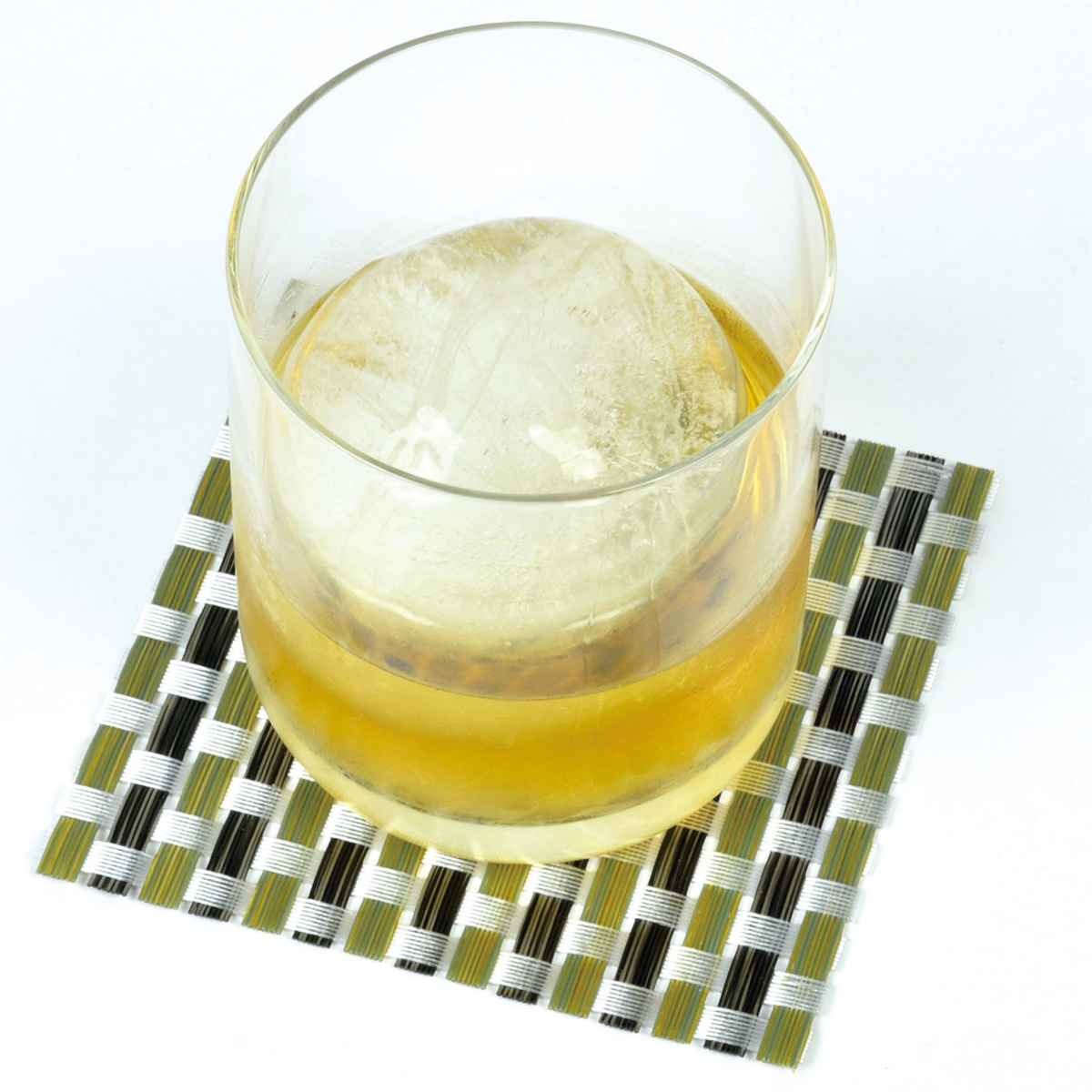 製氷皿 バープレミアム 取り出しやすい 丸氷 2個取り ( 製氷器 製氷カップ 氷 日本製 やわらかい 大きい おしゃれ ハイボール 製氷 冷凍庫 製氷グッズ アイスボール 家飲み 宅飲み 晩酌 BAR スイーツ シャーベット 型 )