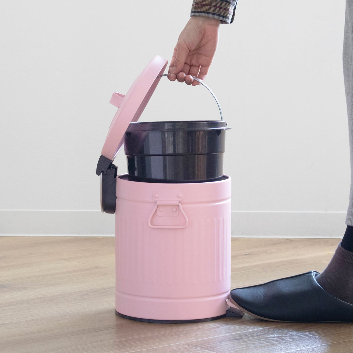 ゴミ箱 ペダルペール クラウス 5L ( ごみ箱 5リットル ペダル式 ふた付き キッチン リビング 分別 おしゃれ 静音 丸 ダストボックス 踏みフタ インナーボックス 付き ピンク ホワイト ) 【ホワイト】 ホワイト