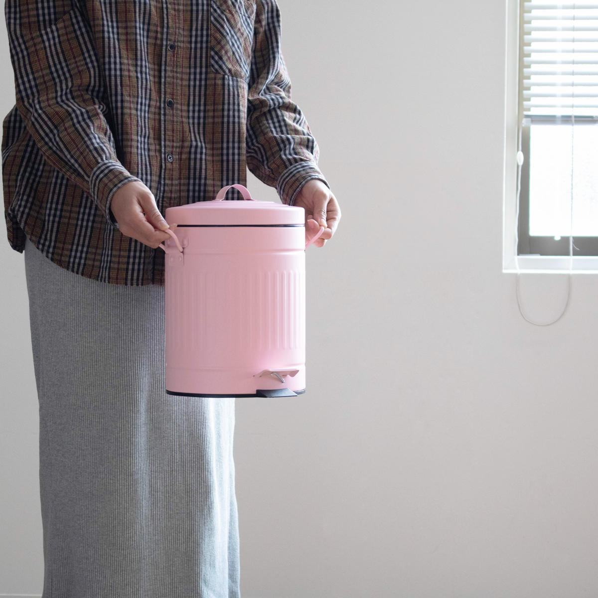 ゴミ箱 ペダルペール クラウス 5L ( ごみ箱 5リットル ペダル式 ふた付き キッチン リビング 分別 おしゃれ 静音 丸 ダストボックス 踏みフタ インナーボックス 付き ピンク ホワイト ) 【ホワイト】 ホワイト