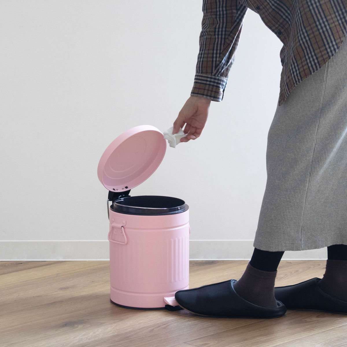 ゴミ箱 ペダルペール クラウス 5L ( ごみ箱 5リットル ペダル式 ふた付き キッチン リビング 分別 おしゃれ 静音 丸 ダストボックス 踏みフタ インナーボックス 付き ピンク ホワイト ) 【ホワイト】 ホワイト