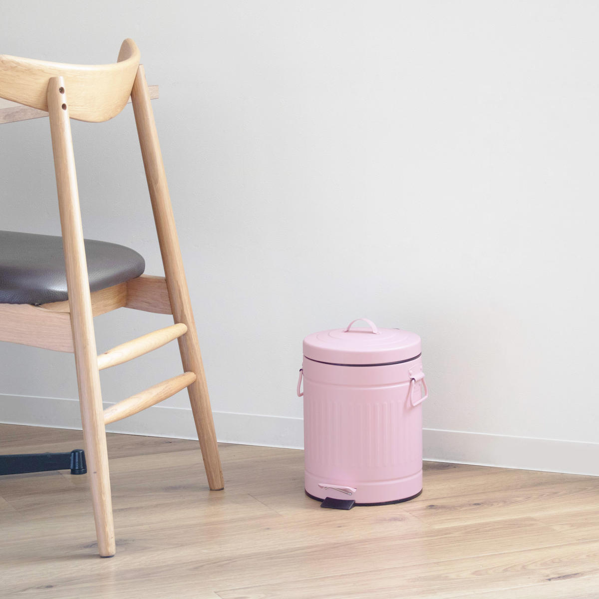 ゴミ箱 ペダルペール クラウス 5L ( ごみ箱 5リットル ペダル式 ふた付き キッチン リビング 分別 おしゃれ 静音 丸 ダストボックス 踏みフタ インナーボックス 付き ピンク ホワイト ) 【ホワイト】 ホワイト