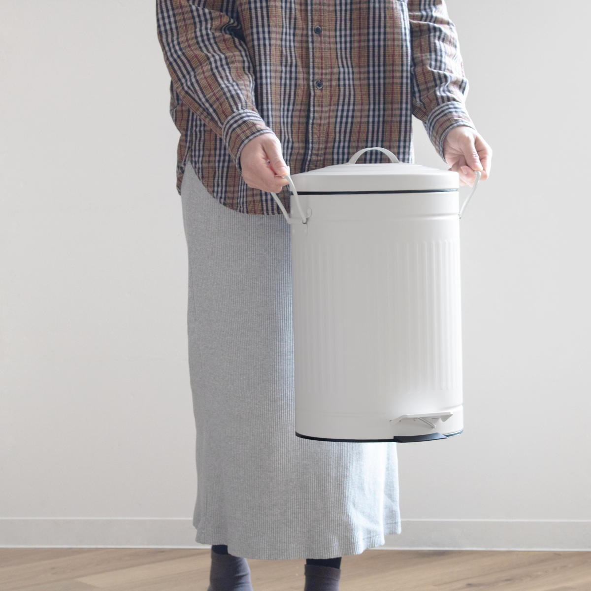 ゴミ箱 ペダルペール クラウス 12L ( ごみ箱 12リットル ペダル式 ふた付き キッチン リビング 分別 おしゃれ 静音 丸 ダストボックス 踏みフタ インナーボックス 付き ピンク ホワイト ) 【ホワイト】 ホワイト