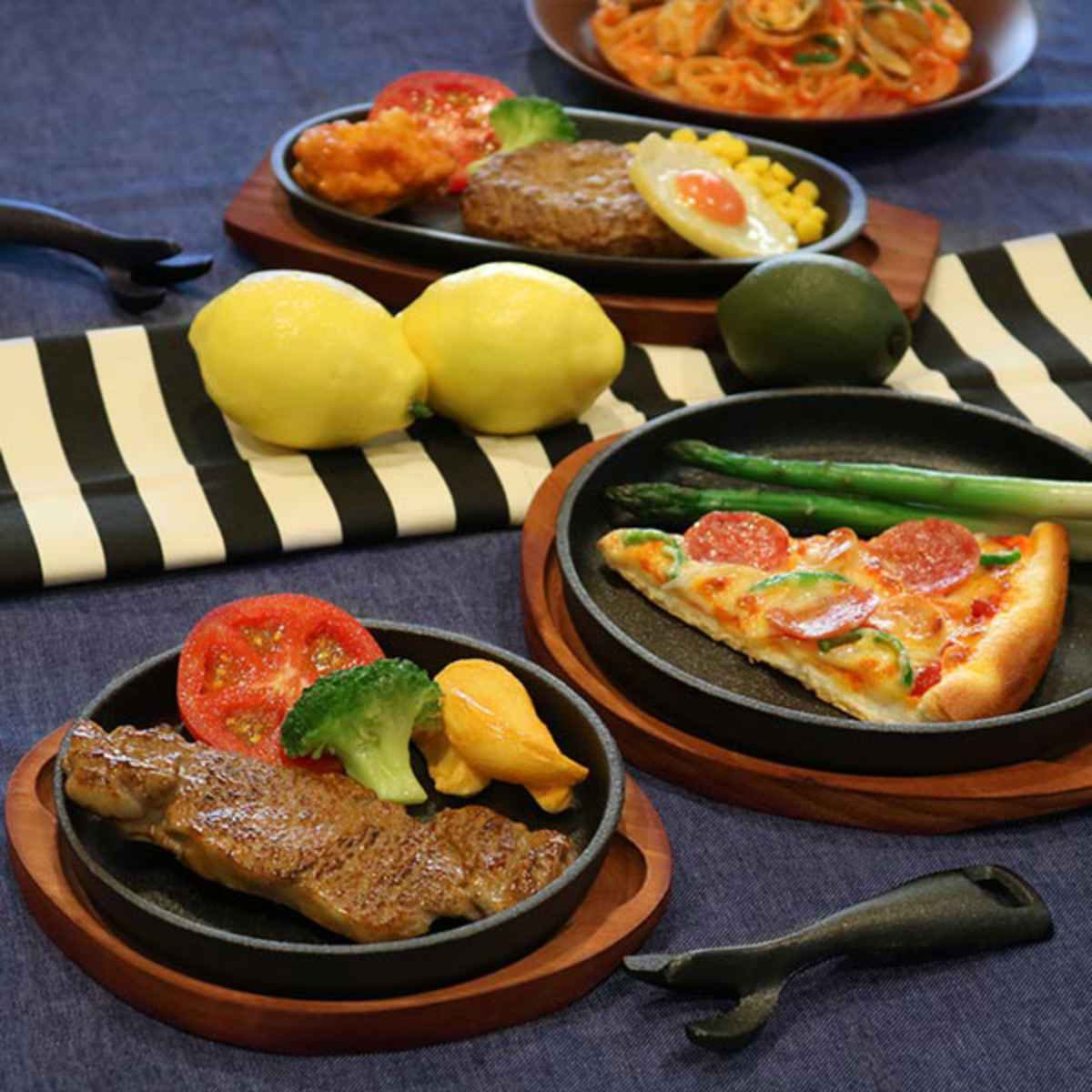 ステーキ皿 バーニスタ 鉄鋳物製ステーキ皿 丸型 22cm ( オーブン対応 IH対応 ガス火対応 鉄板 鉄板プレート 皿 プレート ステーキ 丸 おしゃれ シンプル )