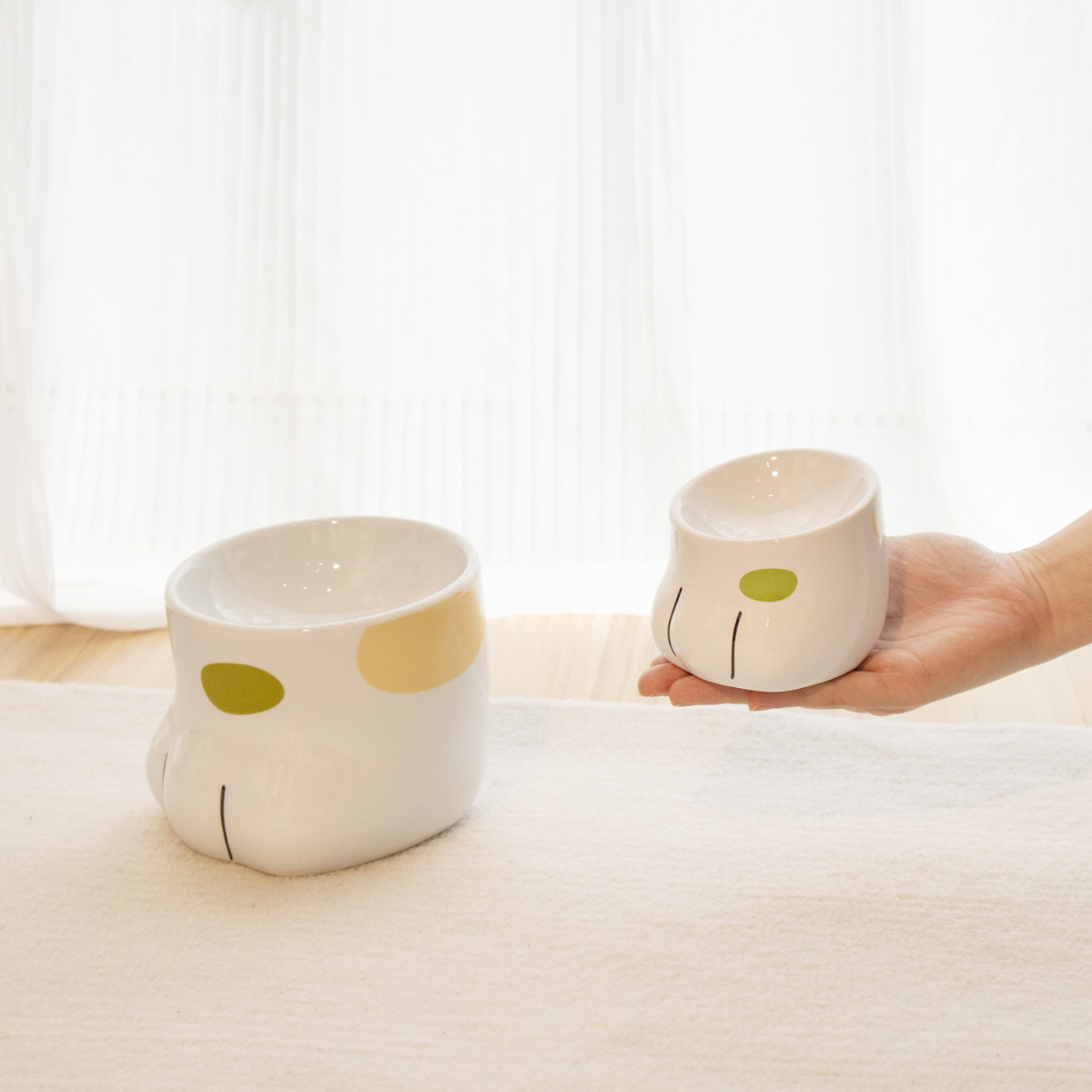 フードボウル 肉球フードボウル 犬 猫 高さがある ( ペットボウル 脚付き 斜め 犬用 猫用 ペット用 餌皿 エサ皿 食べやすい ペットフードボウル ペット用食器 えさ入れ 滑りにくい ペット用品 )