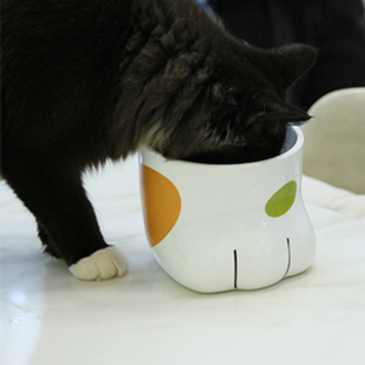 フードボウル 肉球フードボウル 犬 猫 高さがある ( ペットボウル 脚付き 斜め 犬用 猫用 ペット用 餌皿 エサ皿 食べやすい ペットフードボウル ペット用食器 えさ入れ 滑りにくい ペット用品 )