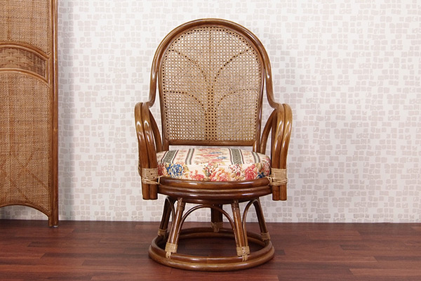 新品 未使用 ラタン スツール 36㎝×36㎝×36㎝ 籐 サイコロ 椅子